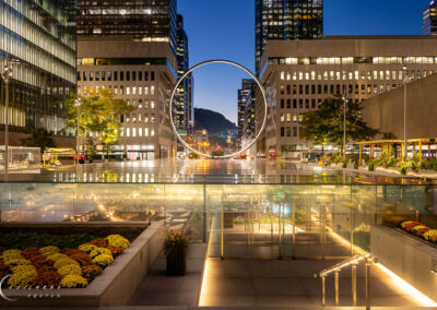 Place Ville-Marie à Montréal avec l'anneau au crépuscule